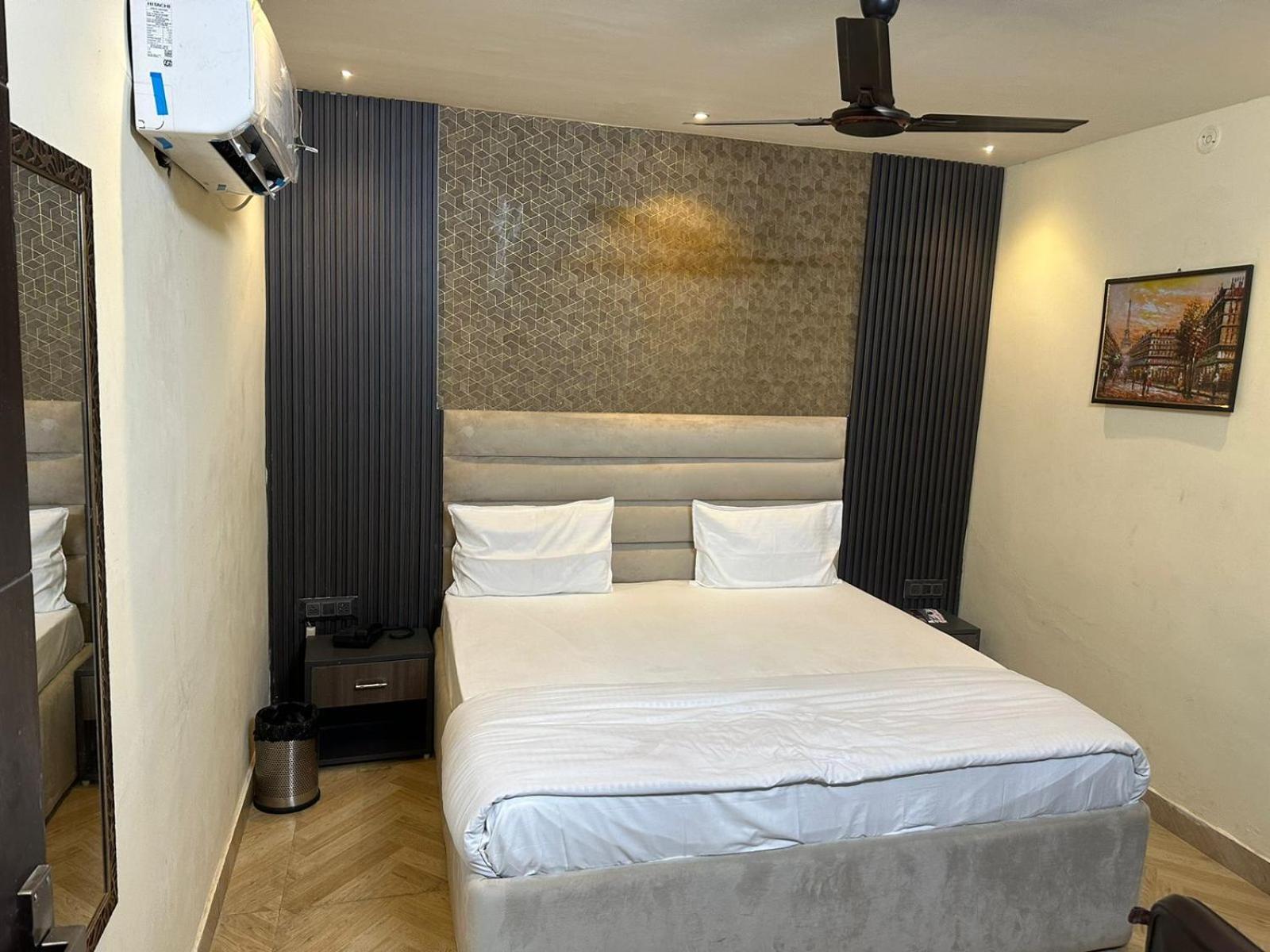 Hotel Kritika Grander Noida Exterior foto