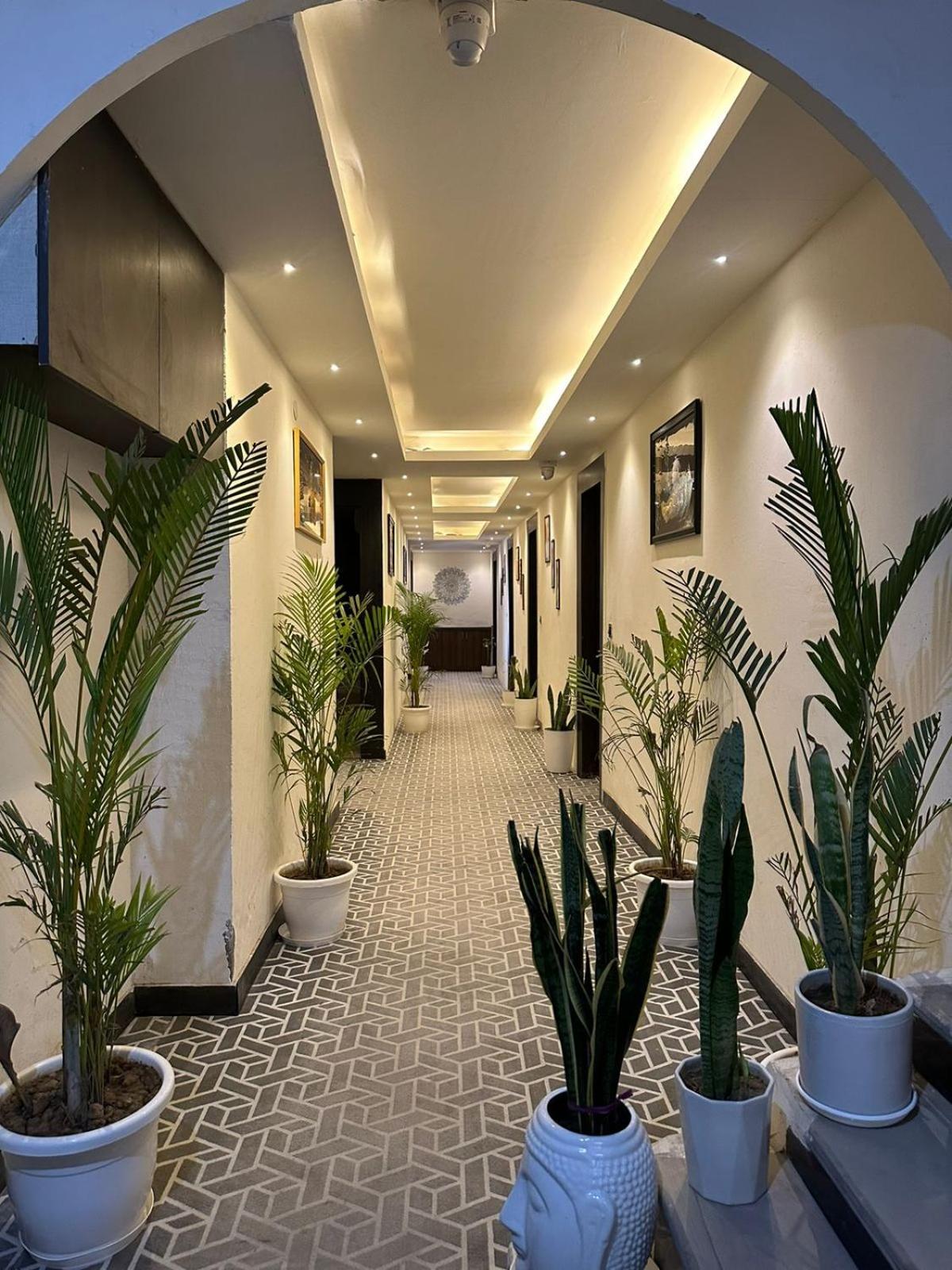 Hotel Kritika Grander Noida Exterior foto