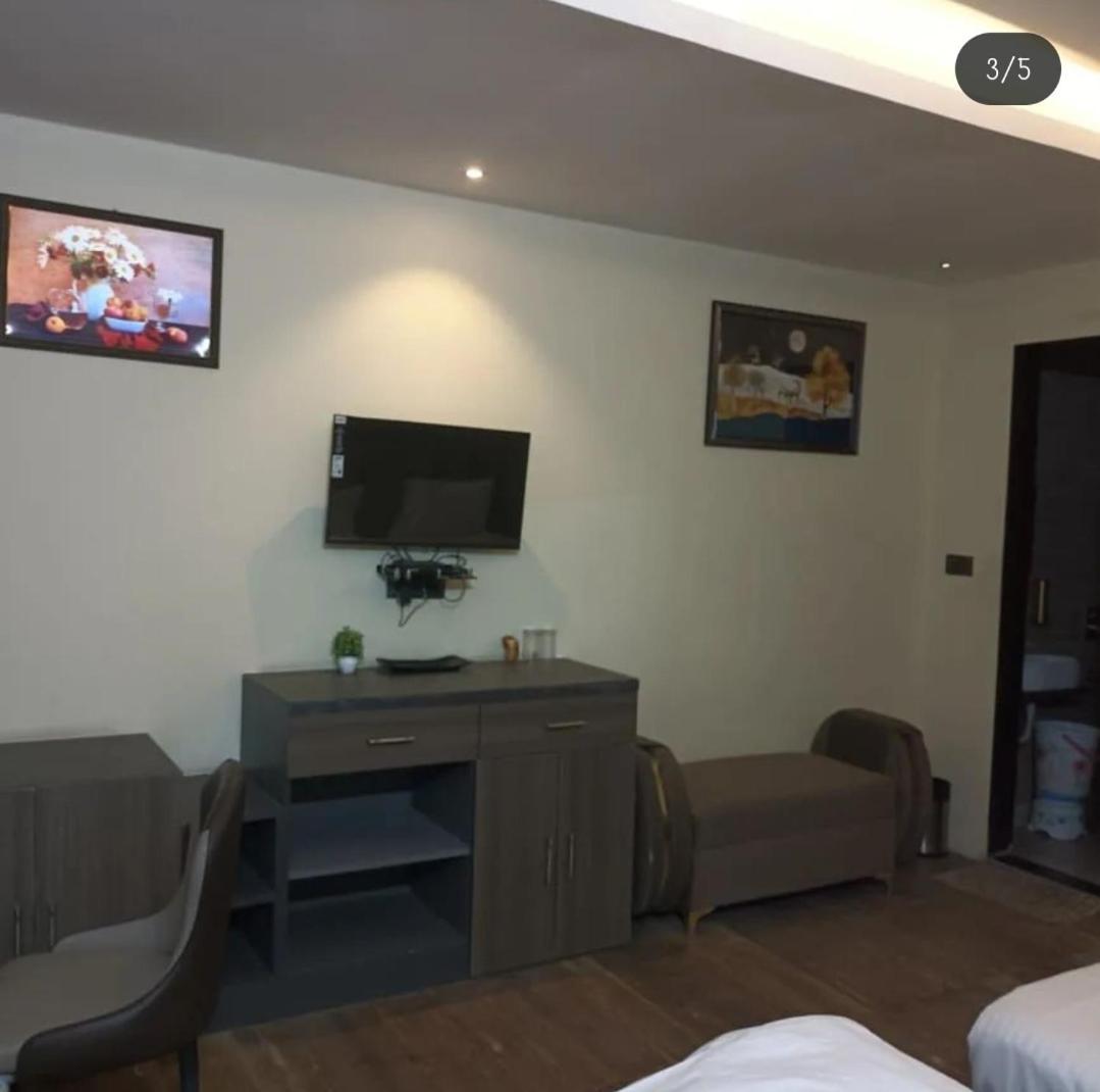 Hotel Kritika Grander Noida Exterior foto